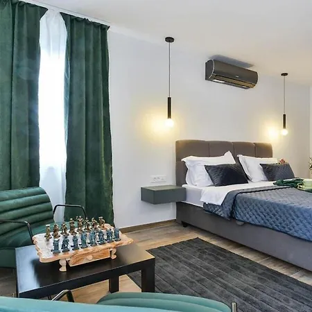 In With Swimming Pool Виньерац