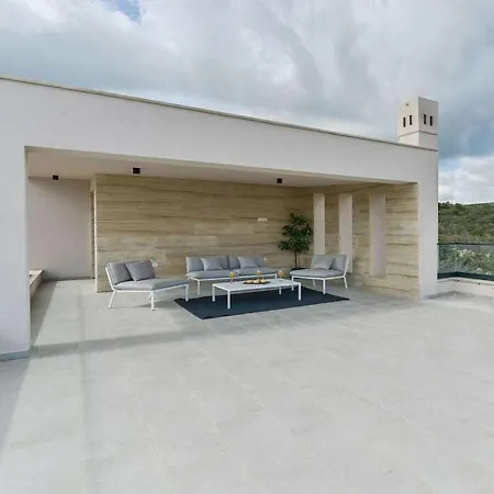 In With Swimming Pool *