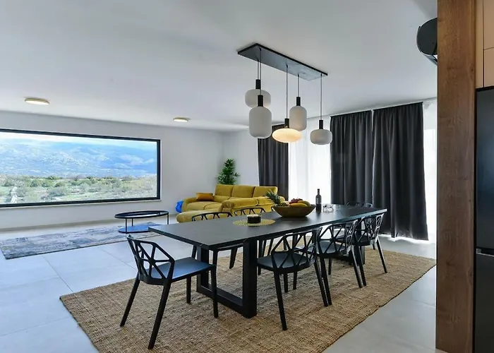 Вилла In With Swimming Pool Виньерац