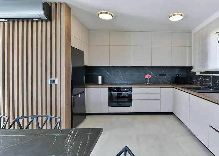 Вилла In With Swimming Pool Виньерац