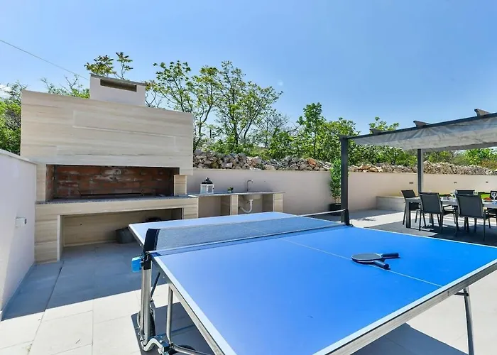 Вилла In With Swimming Pool Виньерац