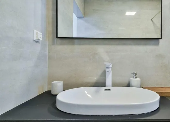 In With Swimming Pool Виньерац