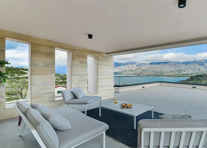 In With Swimming Pool *