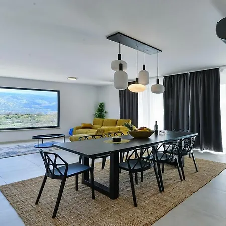 Villa In With Swimming Pool Vinjerac