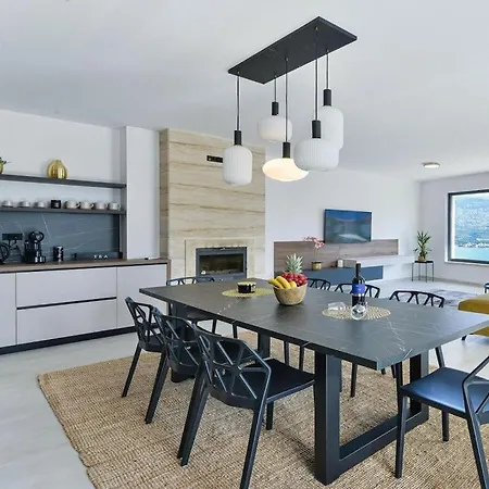 In With Swimming Pool Villa Vinjerac