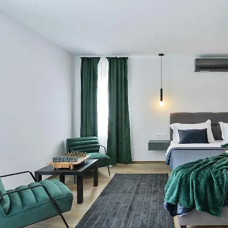 Villa In With Swimming Pool Vinjerac