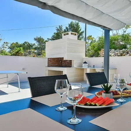 In With Swimming Pool * Vinjerac
