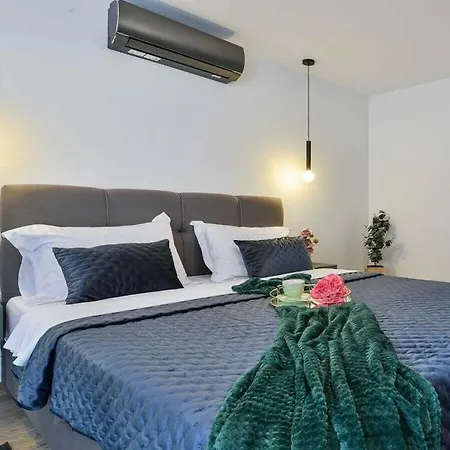 In With Swimming Pool Vinjerac