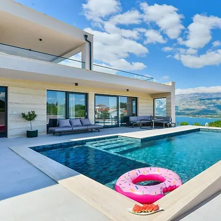 In With Swimming Pool *